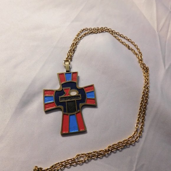Terra Sancta Guild TSG Communion Enamel Pendant Necklace Vintage - Picture 1 of 6